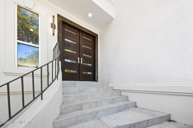 Building Photo - 14030 Mandarin Oaks Ln