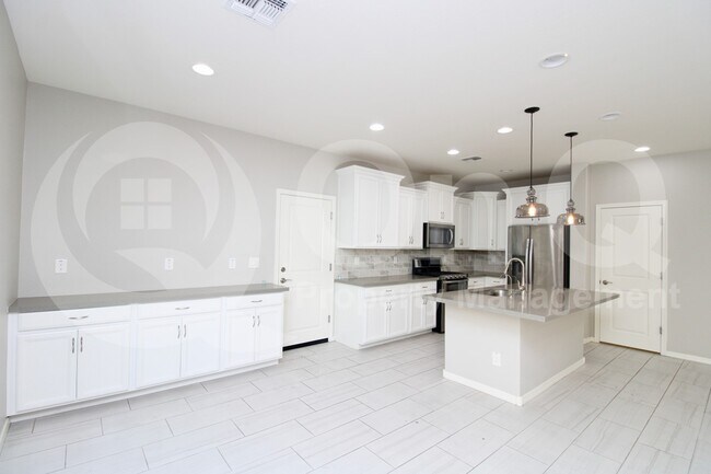 Building Photo - 17221 N 9th Pl
