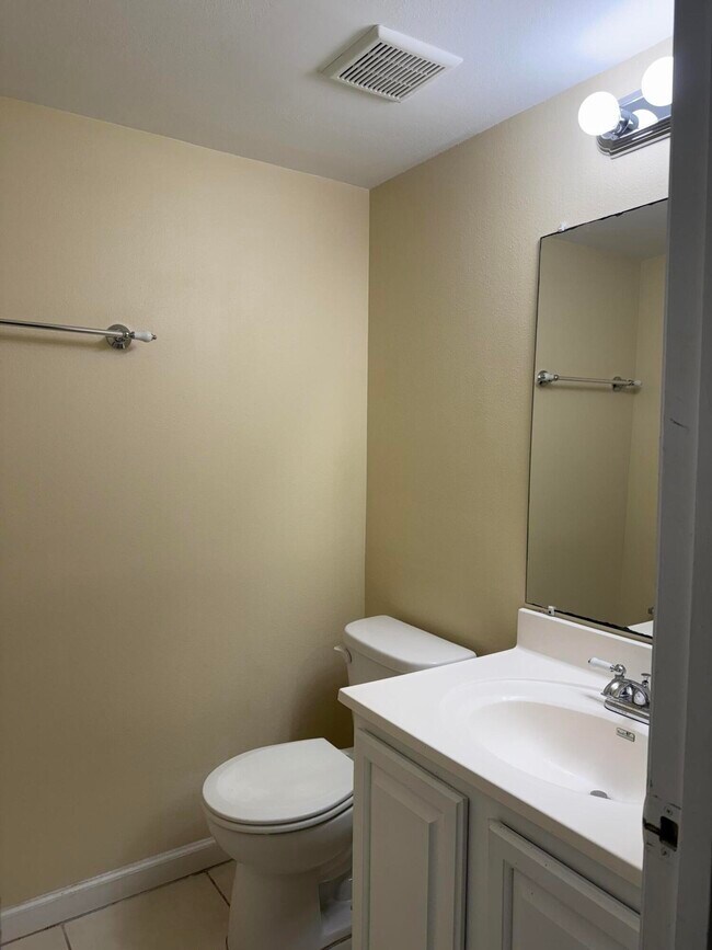 Building Photo - 2050 Oleander Blvd