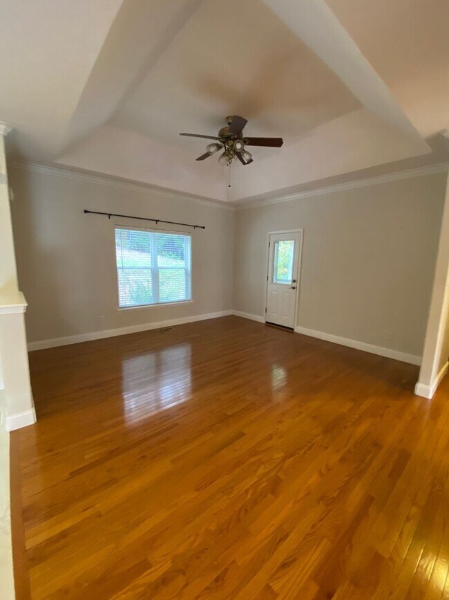 Building Photo - 170 S Willow Brook Dr