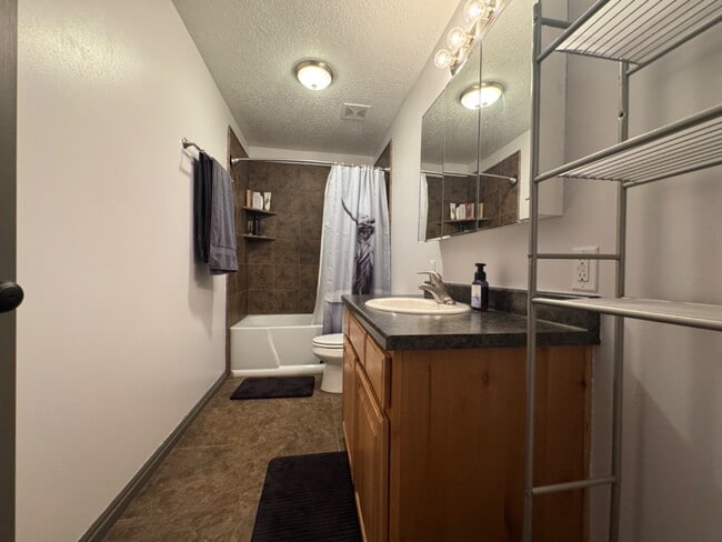 Building Photo - 3261 S 1500 W