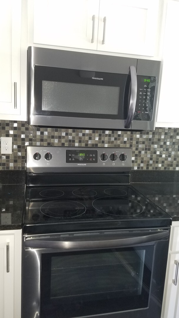 Building Photo - 2 bedroom 2 bath Luxury Apartment Branson MO in Gated Community- Offering Flexible Lease Terms