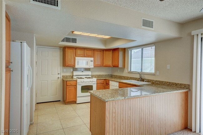 Building Photo - 3229 Canyon Lake Dr