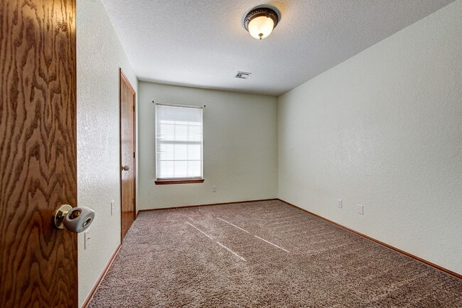 Building Photo - 2908 Astor Dr