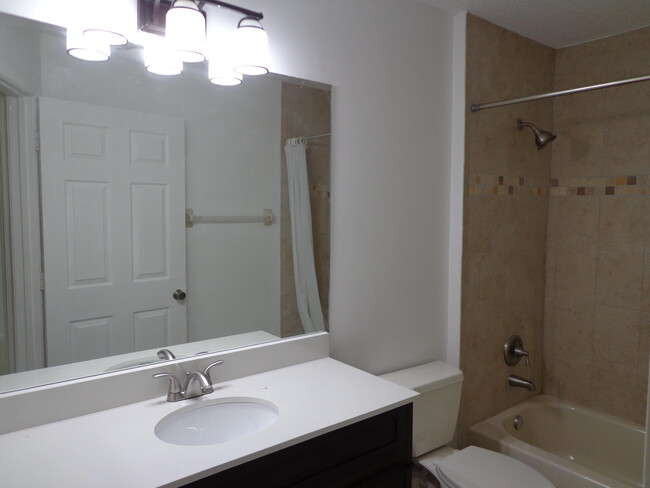 Building Photo - 1197 Mulberry Pl