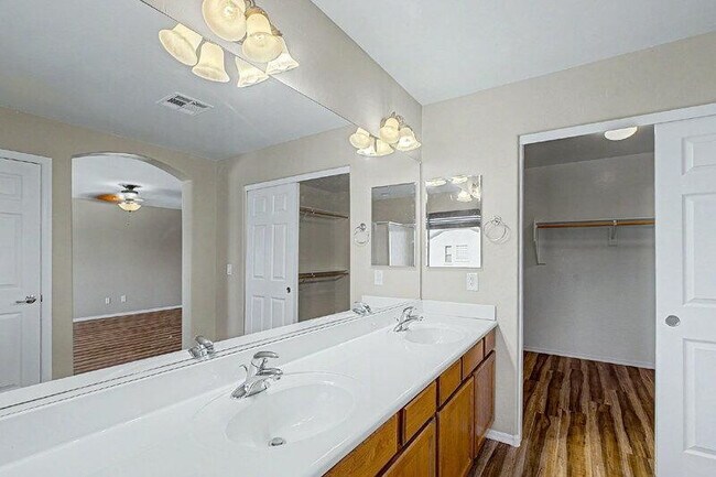 Building Photo - 16317 N 152nd Ave