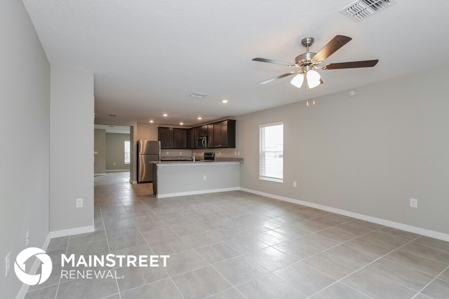 Building Photo - 333 Daffodil Ln