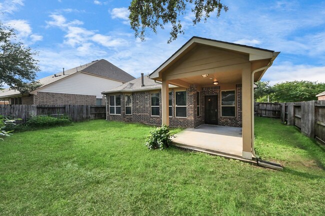Building Photo - 28523 Pleasant Forest Dr
