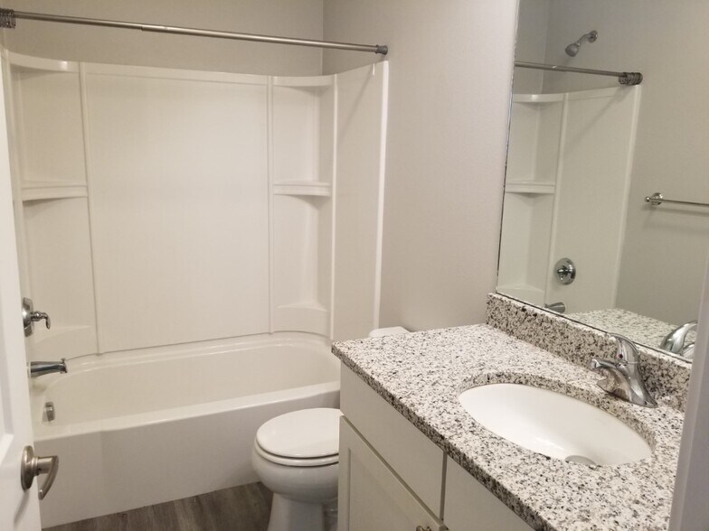Master Bath - 1036 66th St