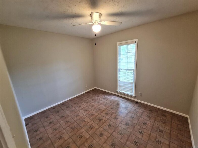 Building Photo - 516 Lawndale Ln