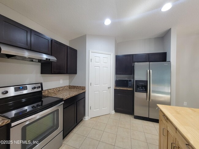 Building Photo - 4447 Oak Moss Loop