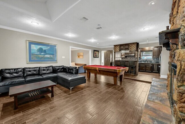 Building Photo - 6335 Tall Willow Dr