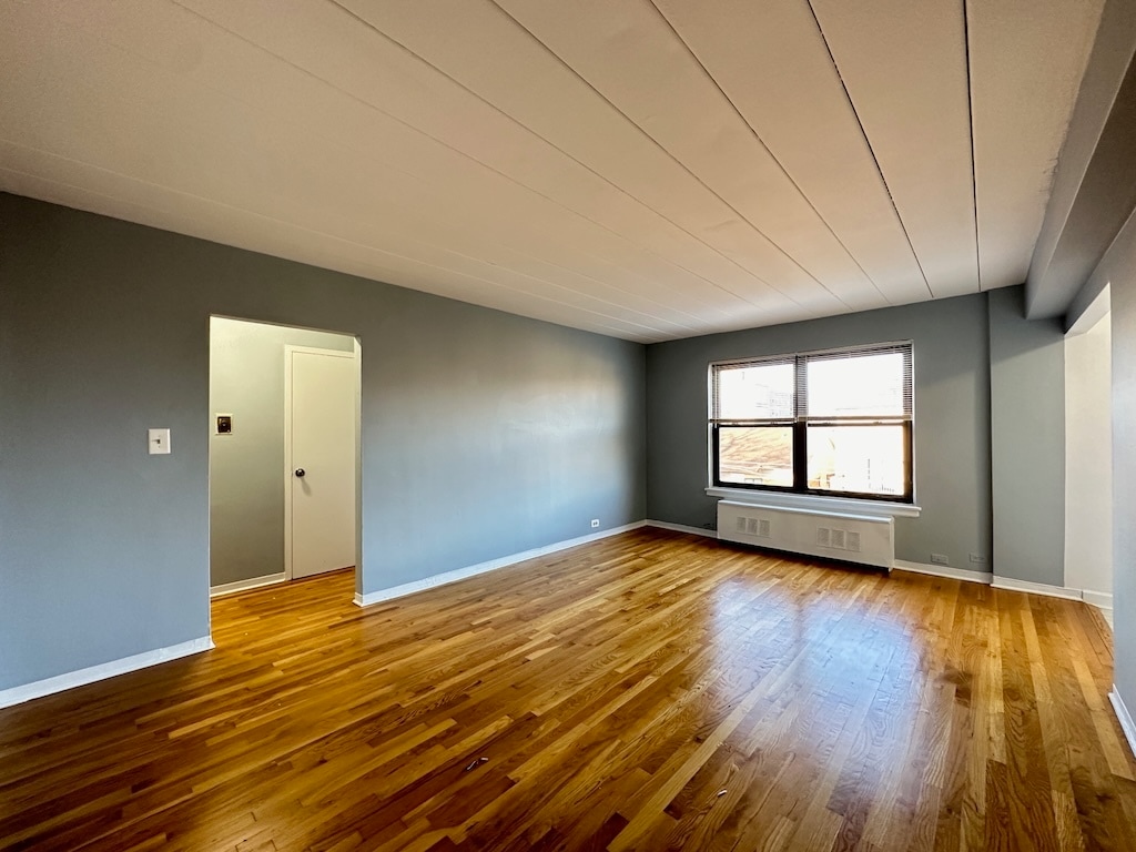 Building Photo - 1360 W Touhy Ave