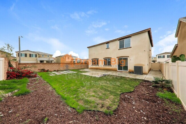 Building Photo - 24712 Hudson St