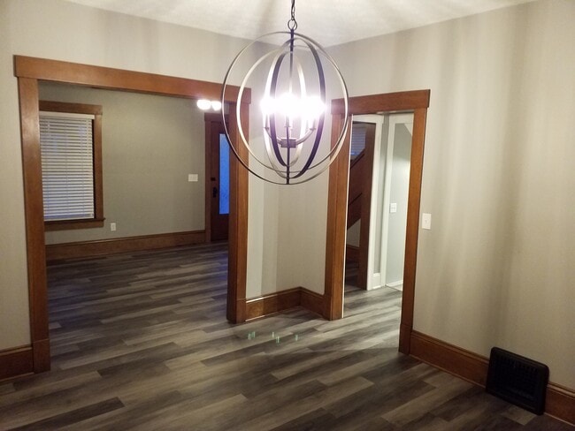 Building Photo - 239 Bachtel St SE