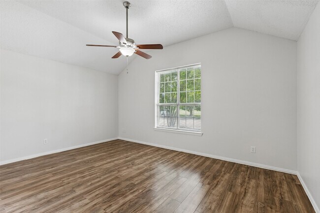 Building Photo - 2345 Park Vista Dr