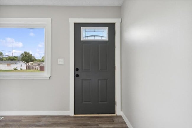 Building Photo - 1311 Liscum Dr