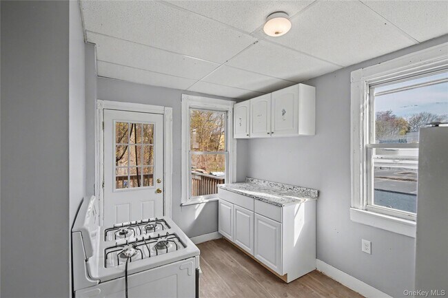 Building Photo - 139 N Hamilton St