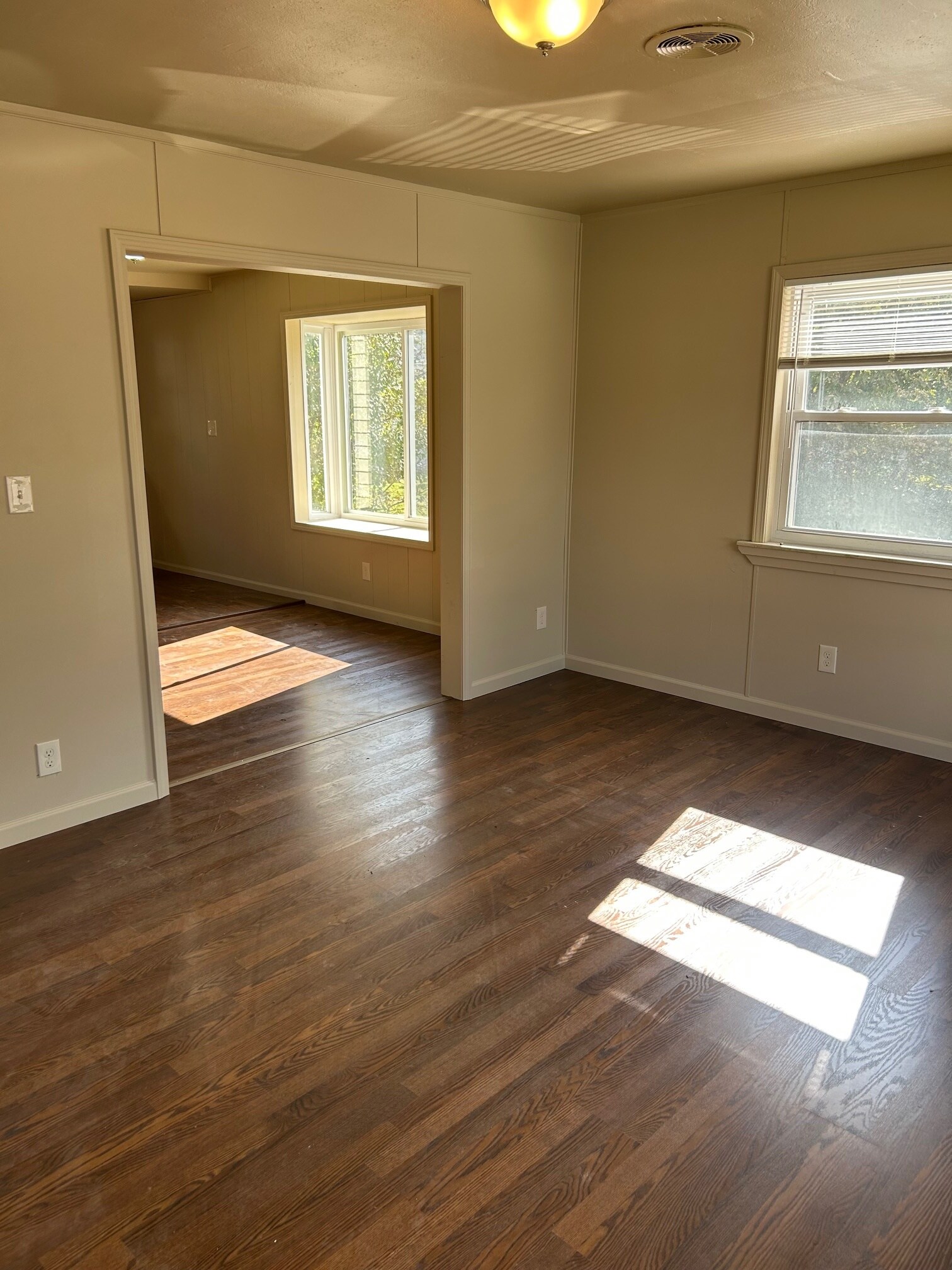 Building Photo - 2138 N Center Rd