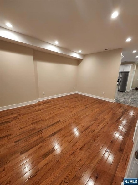 Building Photo - 229 E 24th St