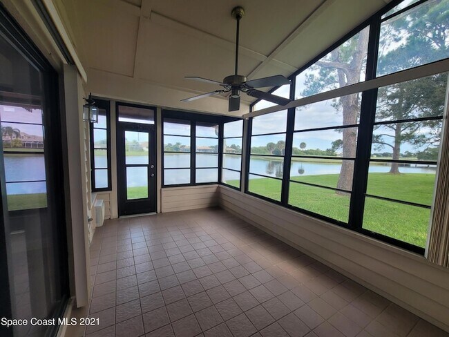 Building Photo - 912 Ridge Lake Dr