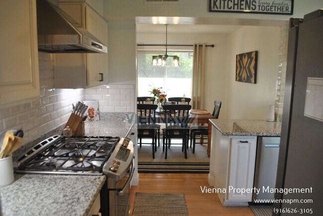 Building Photo - 2913 Kerria Way