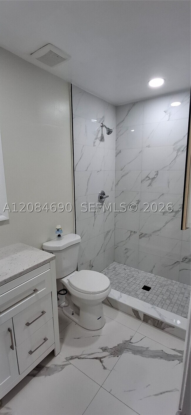 Building Photo - 6225 SW 136th Ct