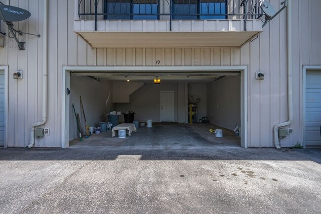 Building Photo - Fully Remodeled Townhome in the Heart of D...