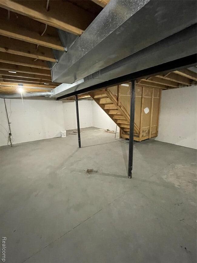 Building Photo - 4654 Dickerson Ave