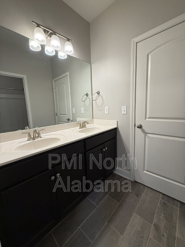 Building Photo - 20 Crimson Cloud SW