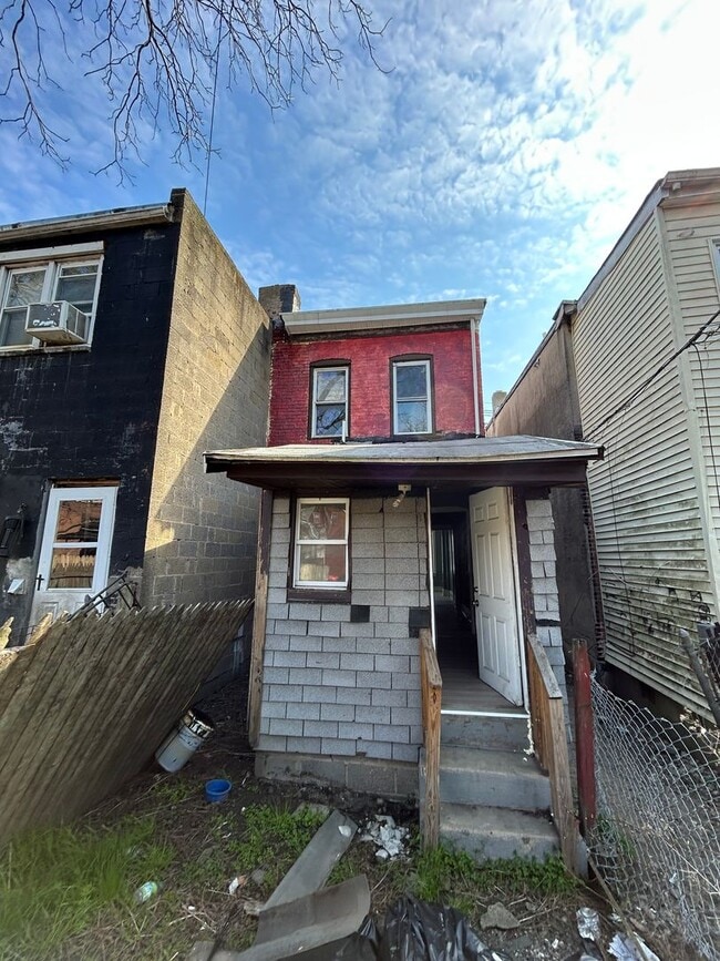 Building Photo - 23 Meade St