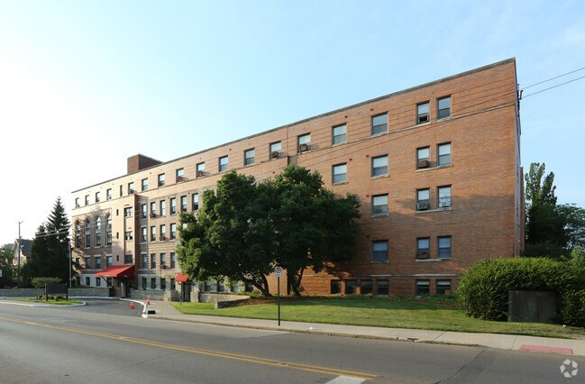 Building Photo - Franklin Park Apartments