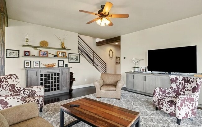 Building Photo - 481 Stubbs Ln
