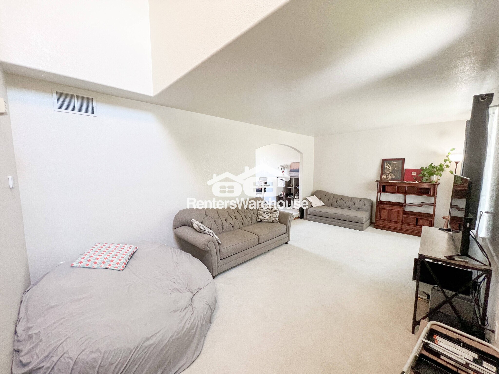 Building Photo - 4392 Deephaven Ct