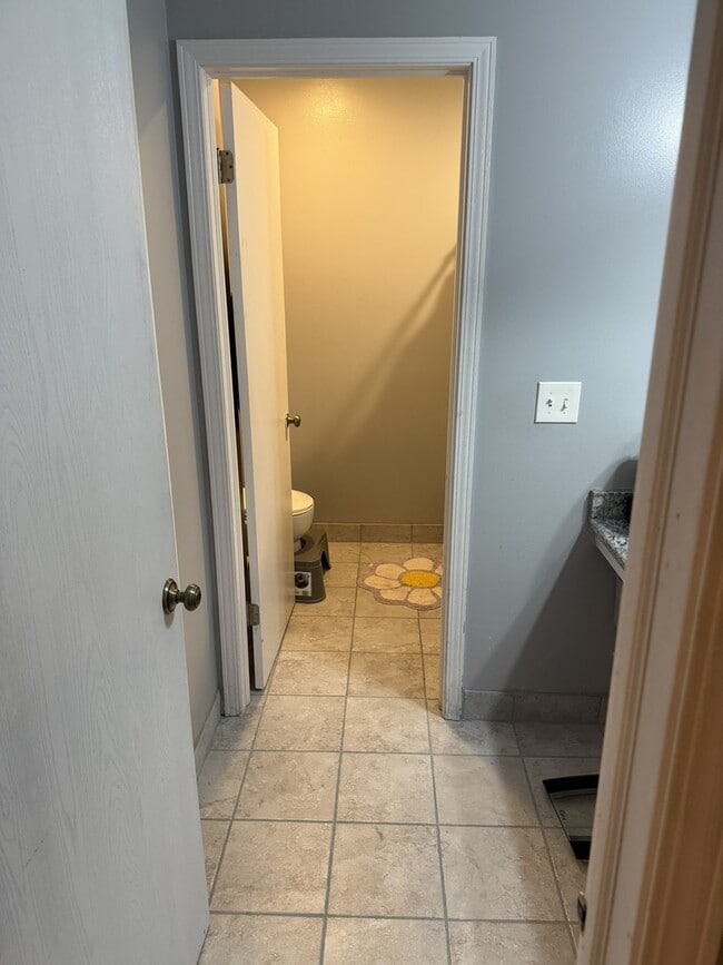 Building Photo - 689 Shannon Dr