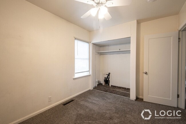Building Photo - 809 E 50 S