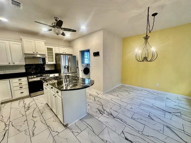 Building Photo - Spacious Updated Home in Sun City!