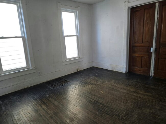 Building Photo - 1806 N Peoria Ave