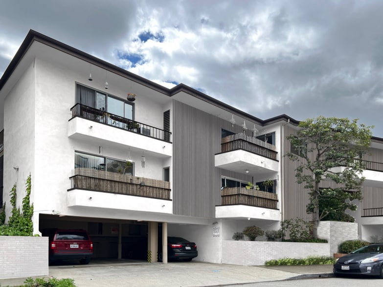 Primary Photo - The Regal Villa Apts...Gorgeous Newly Remo...