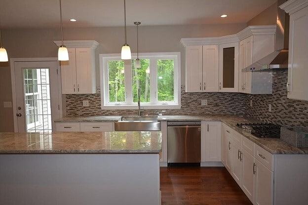 Kitchen 3 - 40 Green St