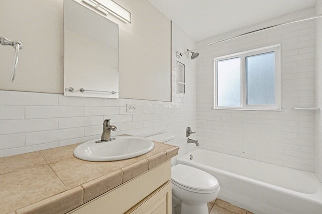 Building Photo - 3Bed/1Bath Home in Littleton