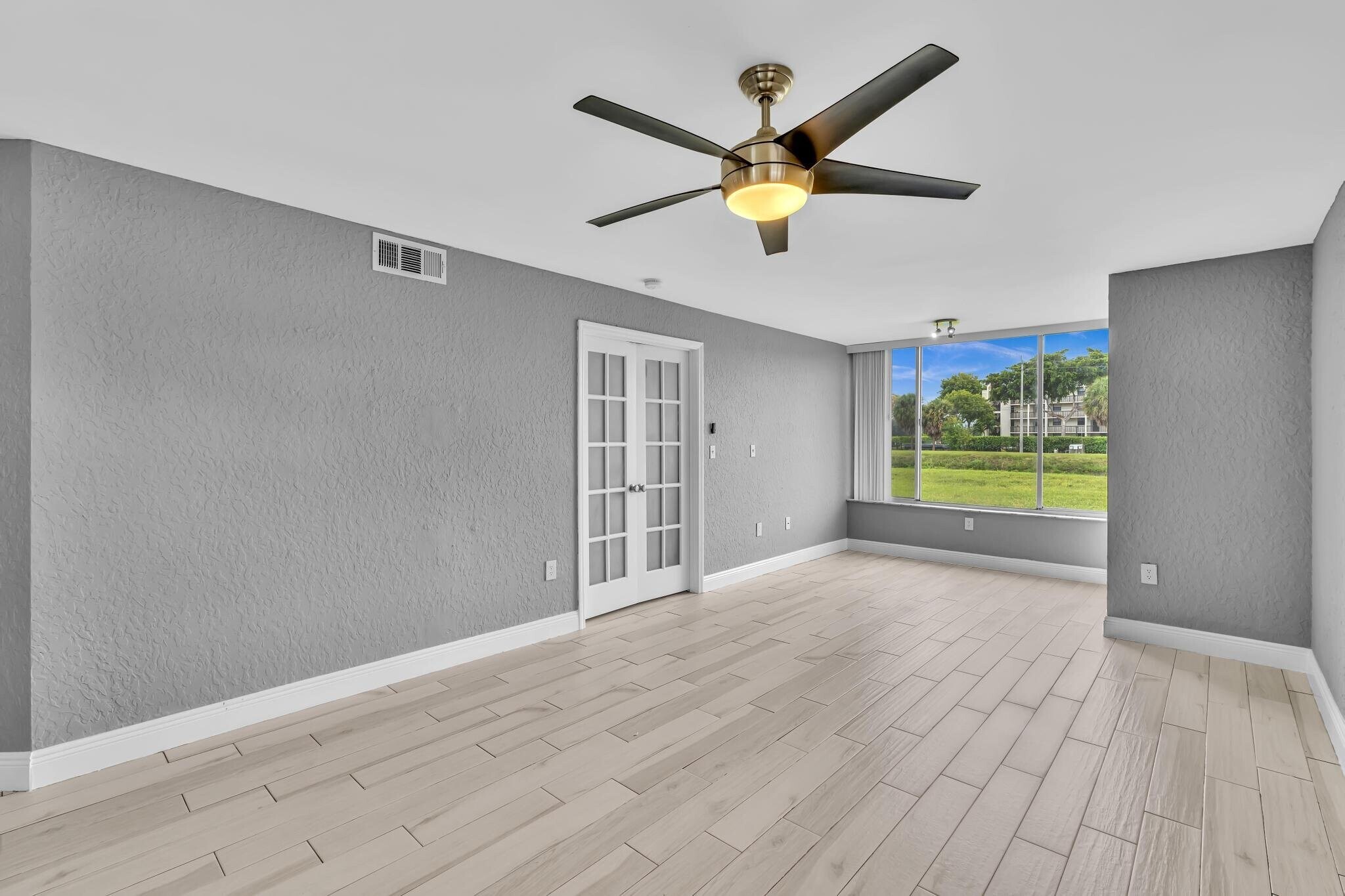 Building Photo - 2851 N Oakland Forest Dr