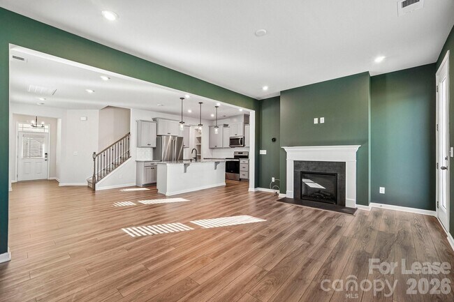 Building Photo - 15618 Little Bluestem St