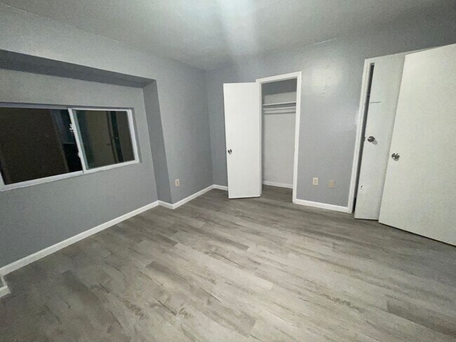 Building Photo - 1717 Jade Ave