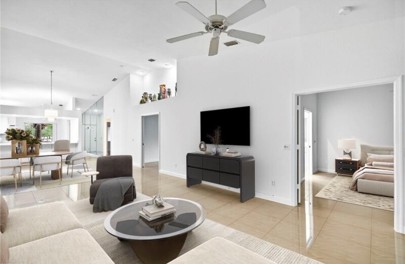 Building Photo - 2325 Hidden Lake Dr