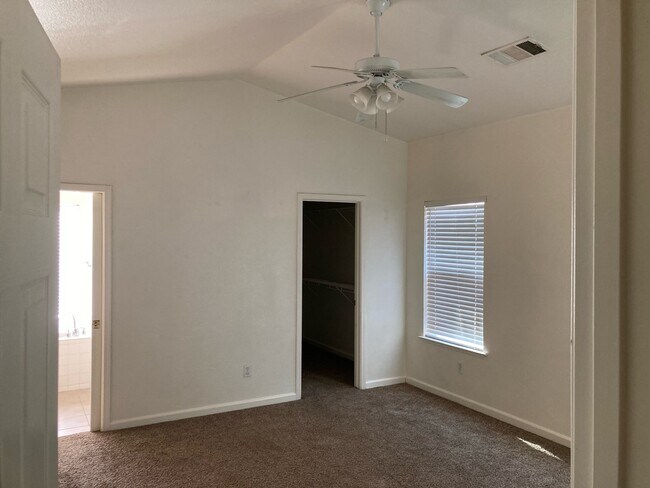 Building Photo - 1575 Tulip St