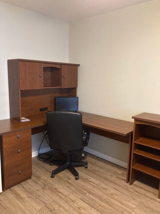 Building Photo - 5039 S Lantana Ln