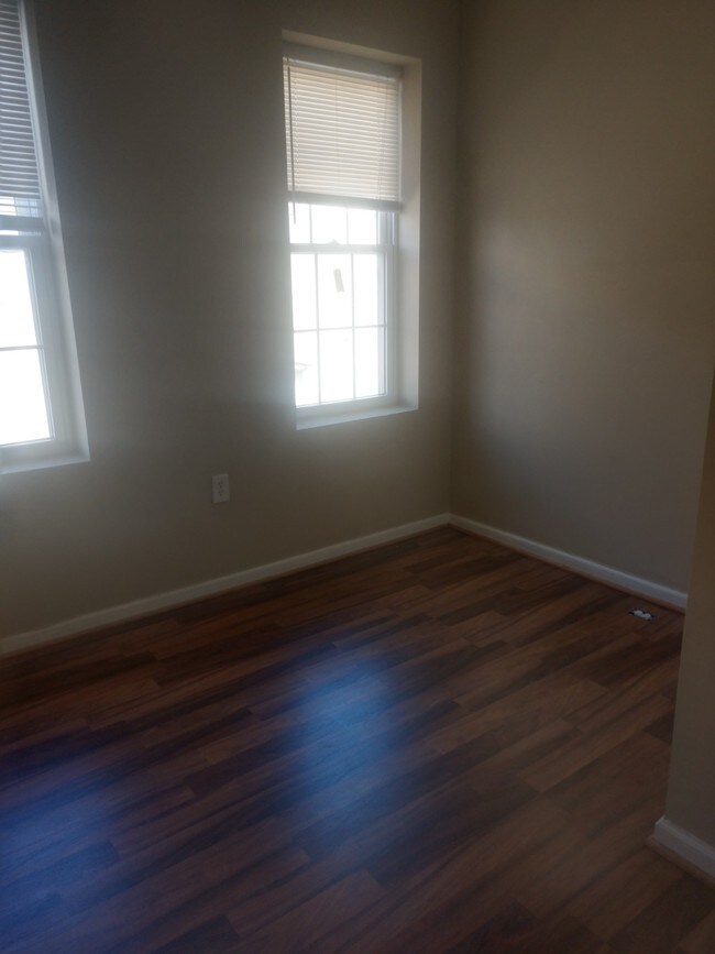 Bedroom I - 402 E Lorraine Ave