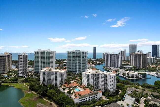 Building Photo - 20000 E Country Club Dr