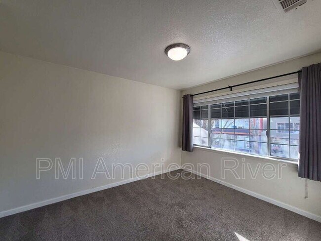 Building Photo - 2525 J St